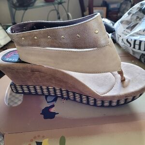 Elegant Reversible Wedge Sandals